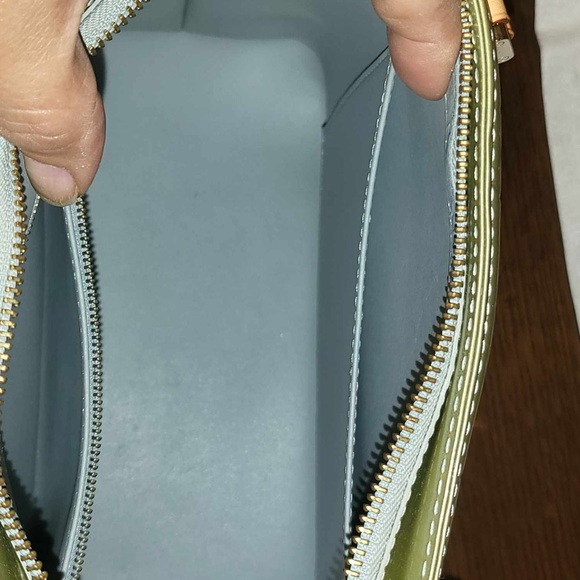 SOLD. LV Monogram Vernis Houston Tote - Picture 12 of 13